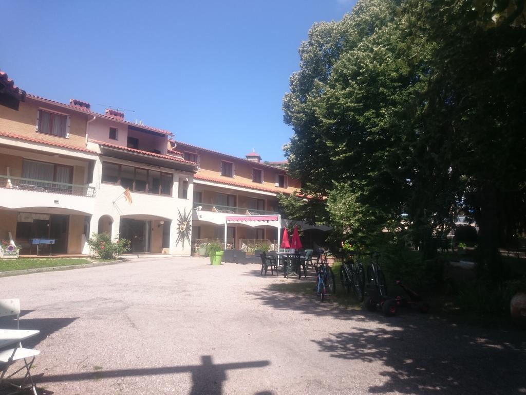 Hotel Le Mas Fleuri Vernet-les-Bains Exterior photo