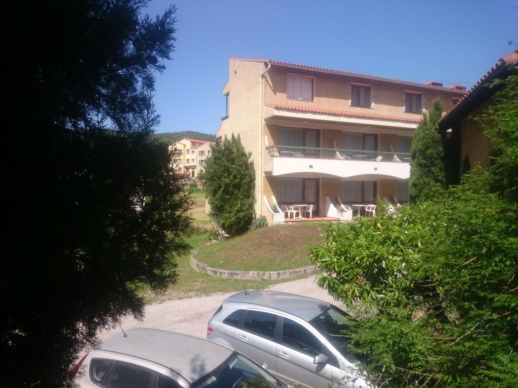 Hotel Le Mas Fleuri Vernet-les-Bains Exterior photo